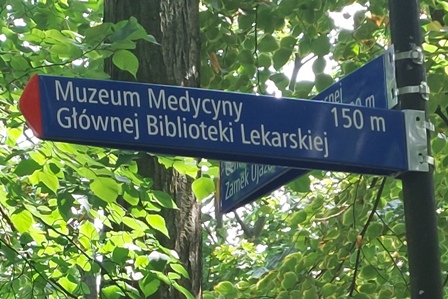 Tabliczka Miejskiego Systemu Informacji - Dział Starej Książki Medycznej