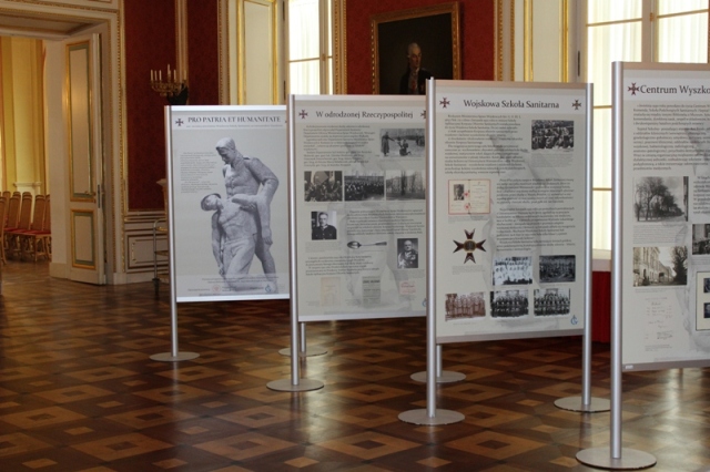 ​PRO PATRIA ET HUMANITATE - sesja i wystawa na Zamku Królewskim